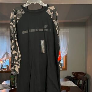 Nike Men's Black Shirt with Gray Camo Sleeves